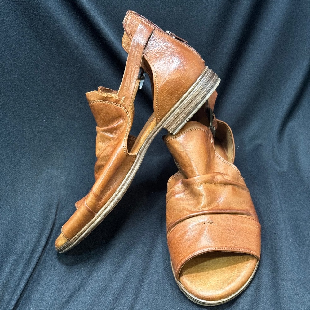 Miz Mooz Dipper Sandal